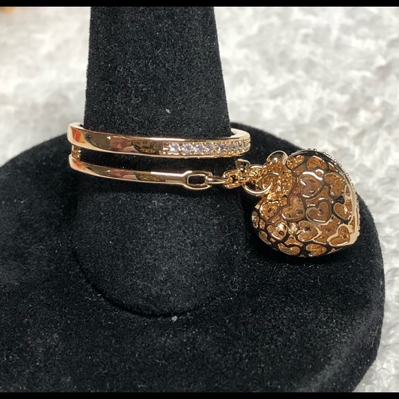 Yellow gold ring with pave heart-charm ring - Picture 9 of 15